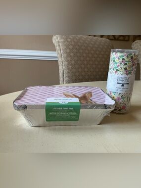2 New Packages of  Baking Cups & Treat Tins - Easter / Spring 🌹 🐰